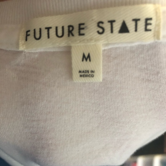 Embroidered flower t-shirt - Picture 3 of 3